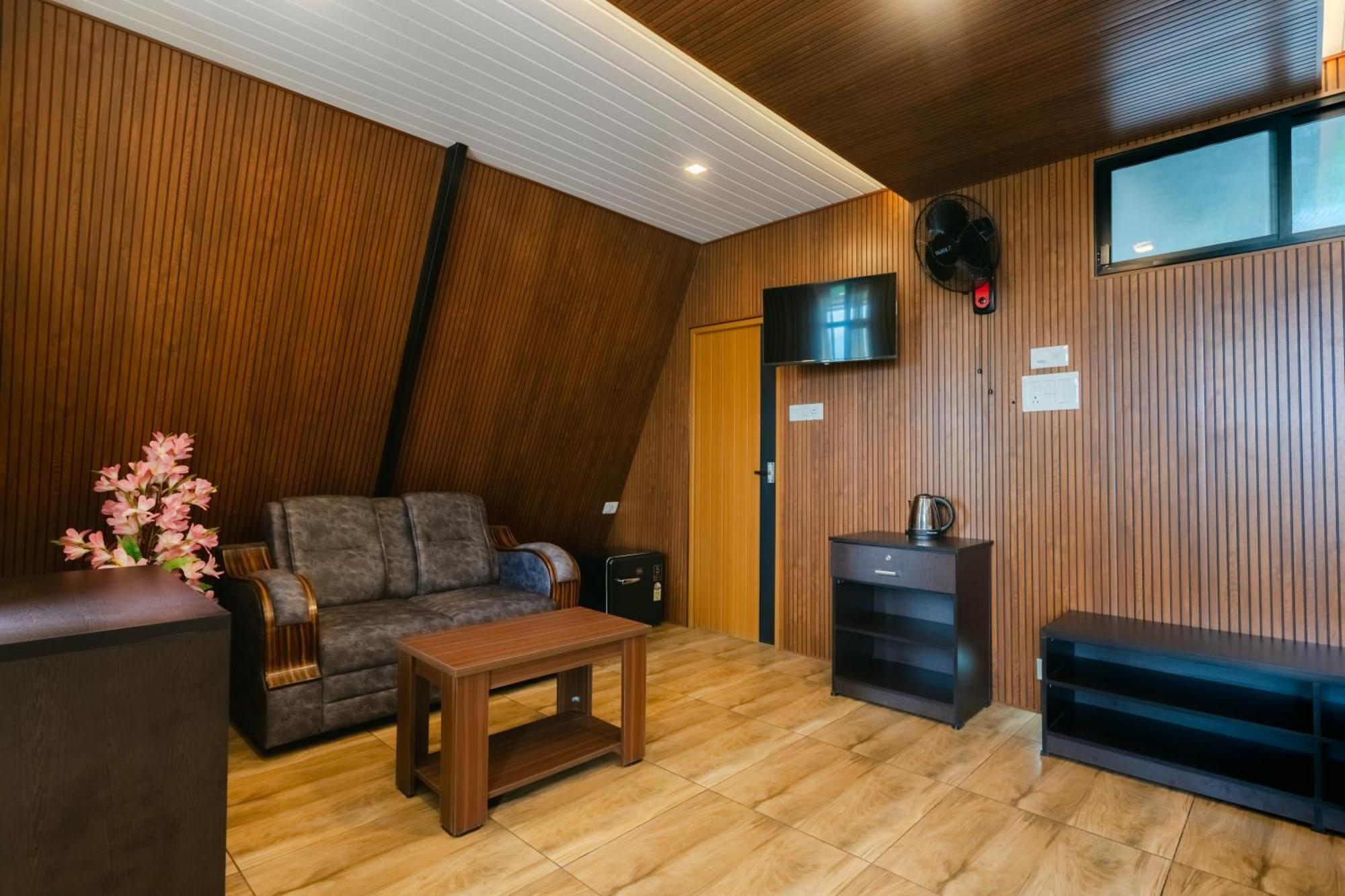 Swag Vista Resort Anachal Ngoại thất bức ảnh