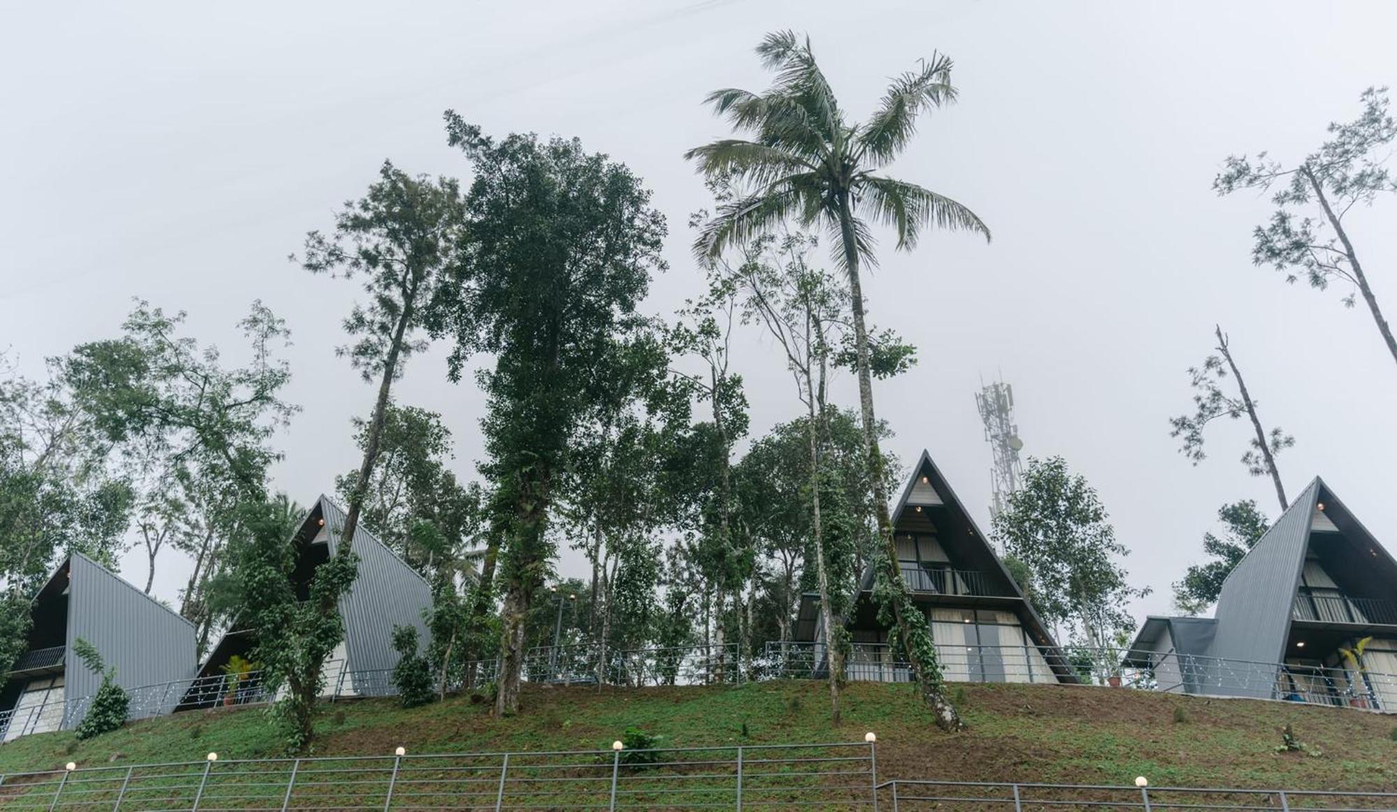 Swag Vista Resort Anachal Ngoại thất bức ảnh